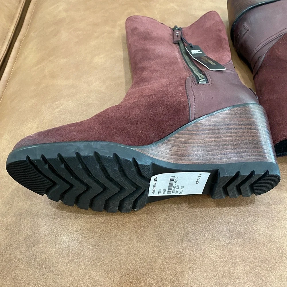 Burgundy sorel boots - Picture 2 of 3